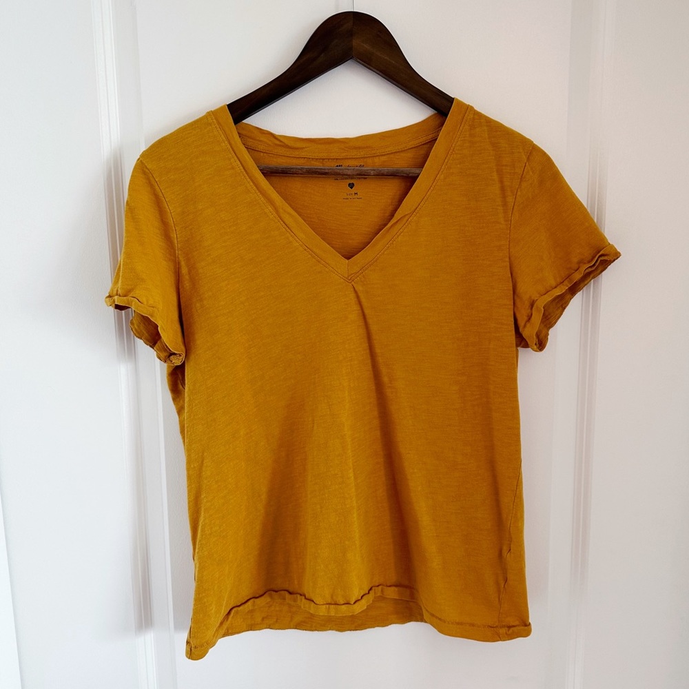 Madewell Whisper Cotton V-Neck Tee in Mustard
